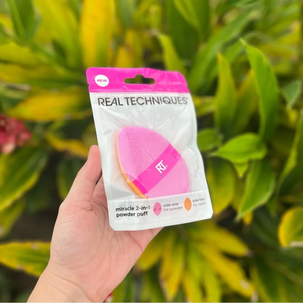 BNIB Real Techniques Miracle 2-in-1 Dual Sided Powder Puff